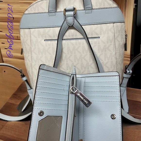 Michael Kors RARE Dallas Backpack White/Soft Sky - Picture 3 of 6